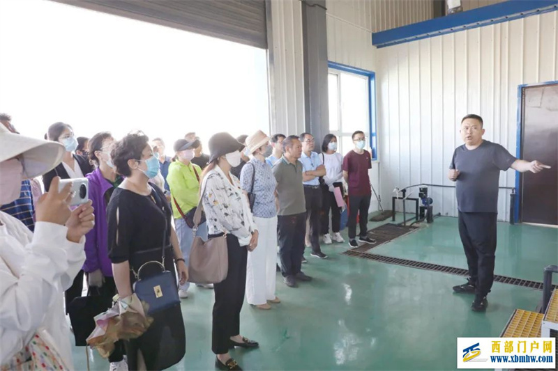 开“城”布公!金昌“两代表一委员”观摩城市管理工作(图1) 开“城”布公!金昌“两代表一委员”观摩城市管理工作(图1)