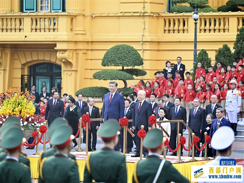 习近平同越共中央总书记阮富仲举行会谈(图3) 习近平同越共中央总书记阮富仲举行会谈(图3)