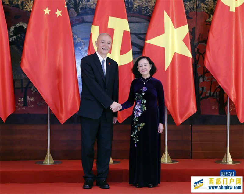 蔡奇同越共中央政治局委员、中央书记处常务书记张氏梅举行会谈(图1) 蔡奇同越共中央政治局委员、中央书记处常务书记张氏梅举行会谈(图1)