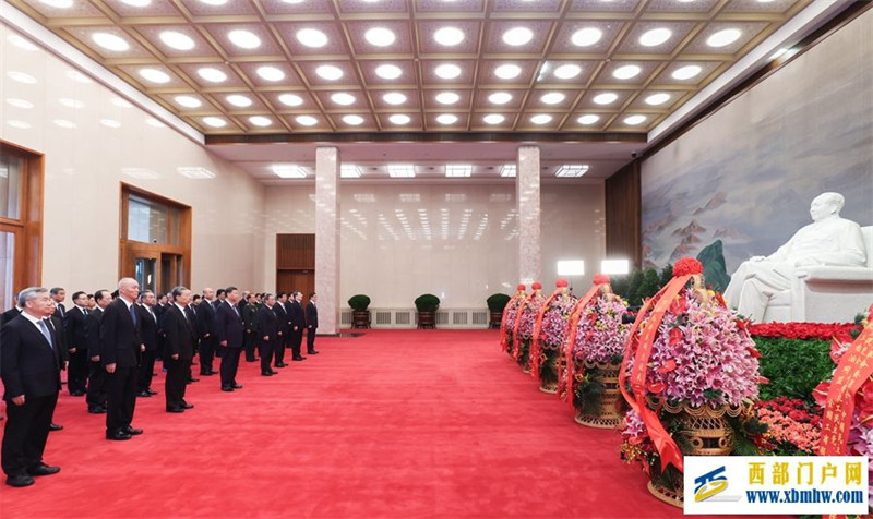 中共中央举行纪念毛泽东同志诞辰130周年座谈会(图5) 中共中央举行纪念毛泽东同志诞辰130周年座谈会(图5)