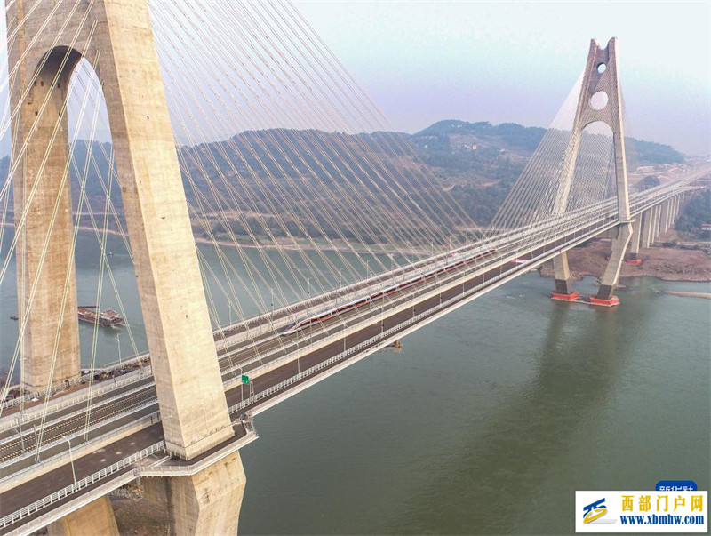 成自宜高速铁路开通运营(图8) 成自宜高速铁路开通运营(图8)