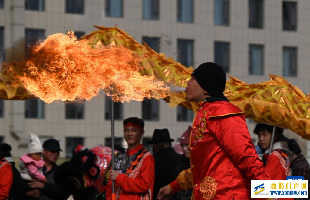 甘肃多地社火闹新春(图9) 甘肃多地社火闹新春(图9)