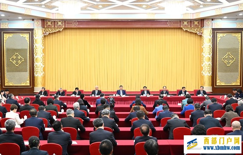 习近平看望参加政协会议的农工党九三学社医药卫生界社会福利和社会保障界委员(图3)